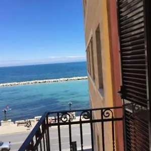 mariantomare-casa-vacanze-monolocale-lungomare-bari.barihotels.org/